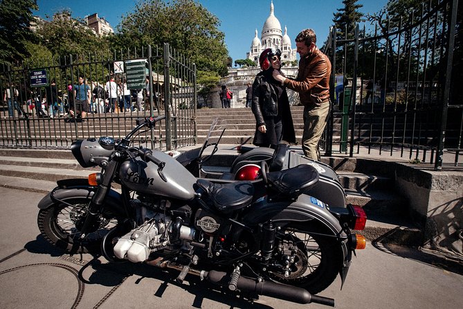 classic-vintage-tour-on-sidecar-motorcycle-ural-4
