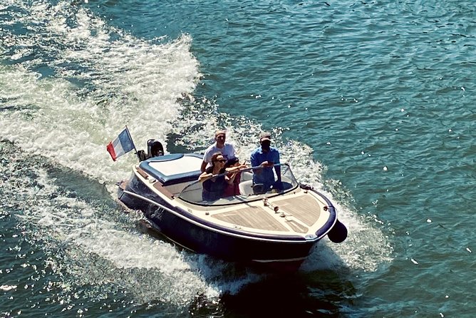 private-boat-cruise-in-paris-1