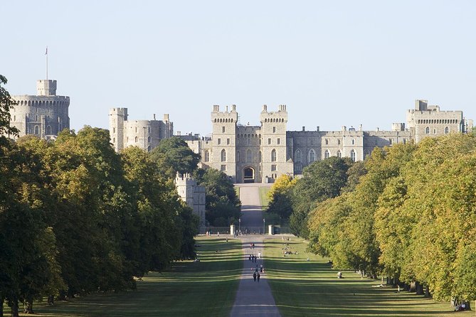 stonehenge-windsor-castle-in-lacock-2